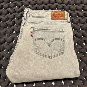 Levi's 711 Skinny Jeans